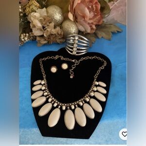 Elegant 3pc Cream and Silver Jewelry Set